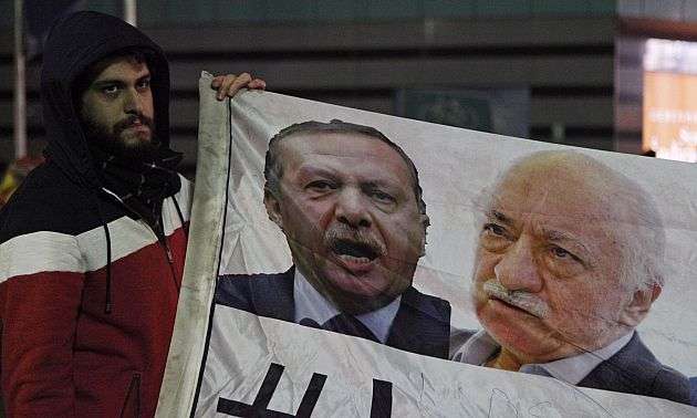 مبارزه حزب عدالت و جماعت یک برنده خواهد داشت؛ سایه جدال اردوغان - گولن بر آینده ترکیه