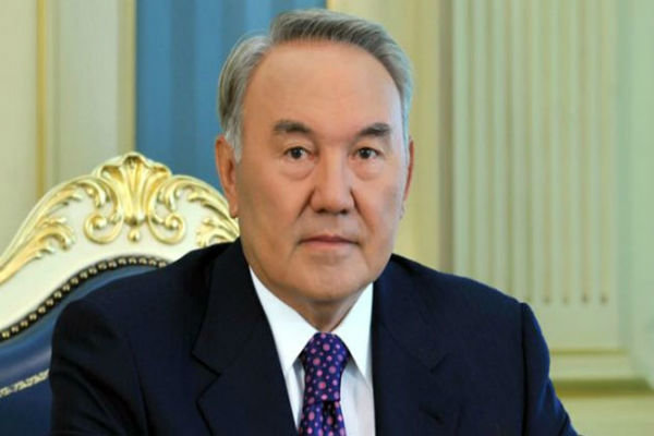 «نظربایف» طرح اصلاحات قانون اساسی قزاقستان را امضاء کرد