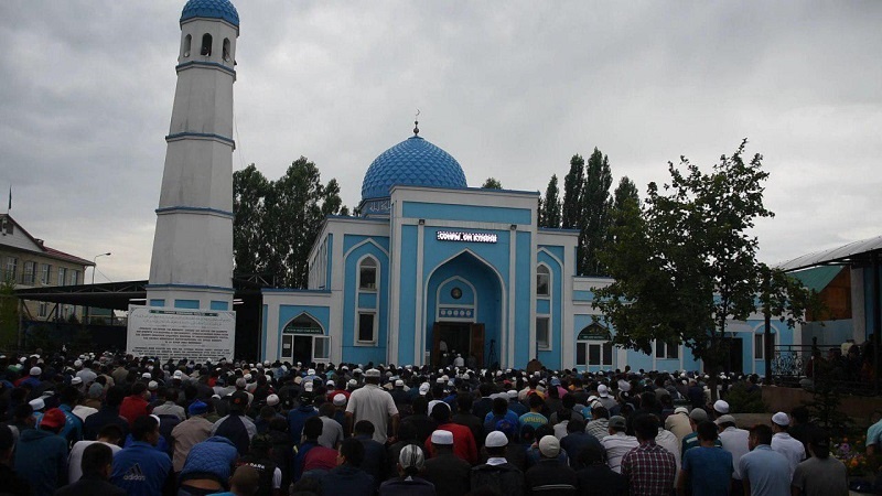 اقامه نماز عید سعید فطر در قزاقستان
