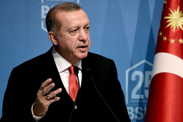 اردوغان: درخواست تعطیلی پایگاه ترکیه در قطر بی‌احترامی است