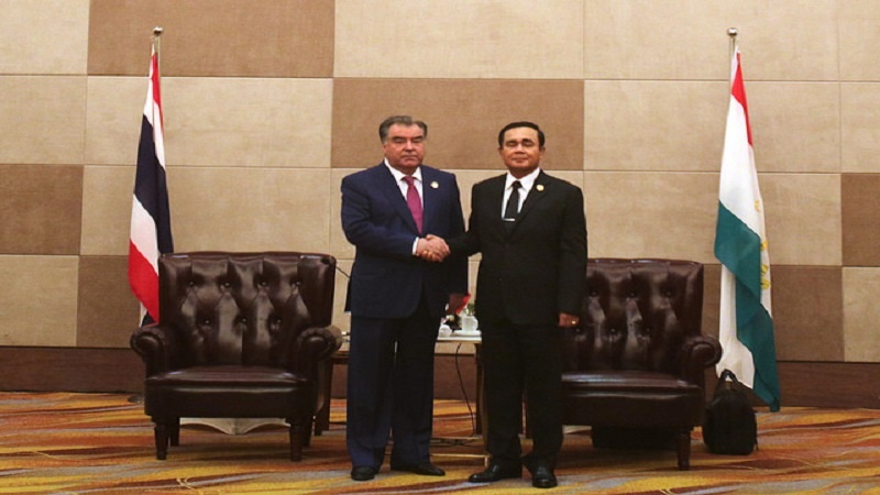دیدار رییس جمهوری تاجیکستان با نخست وزیر تایلند