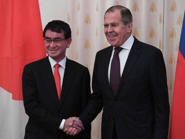 وزیران خارجه روسیه و ژاپن درباره توسعه همکاری های اقتصادی گفت وگو کردند