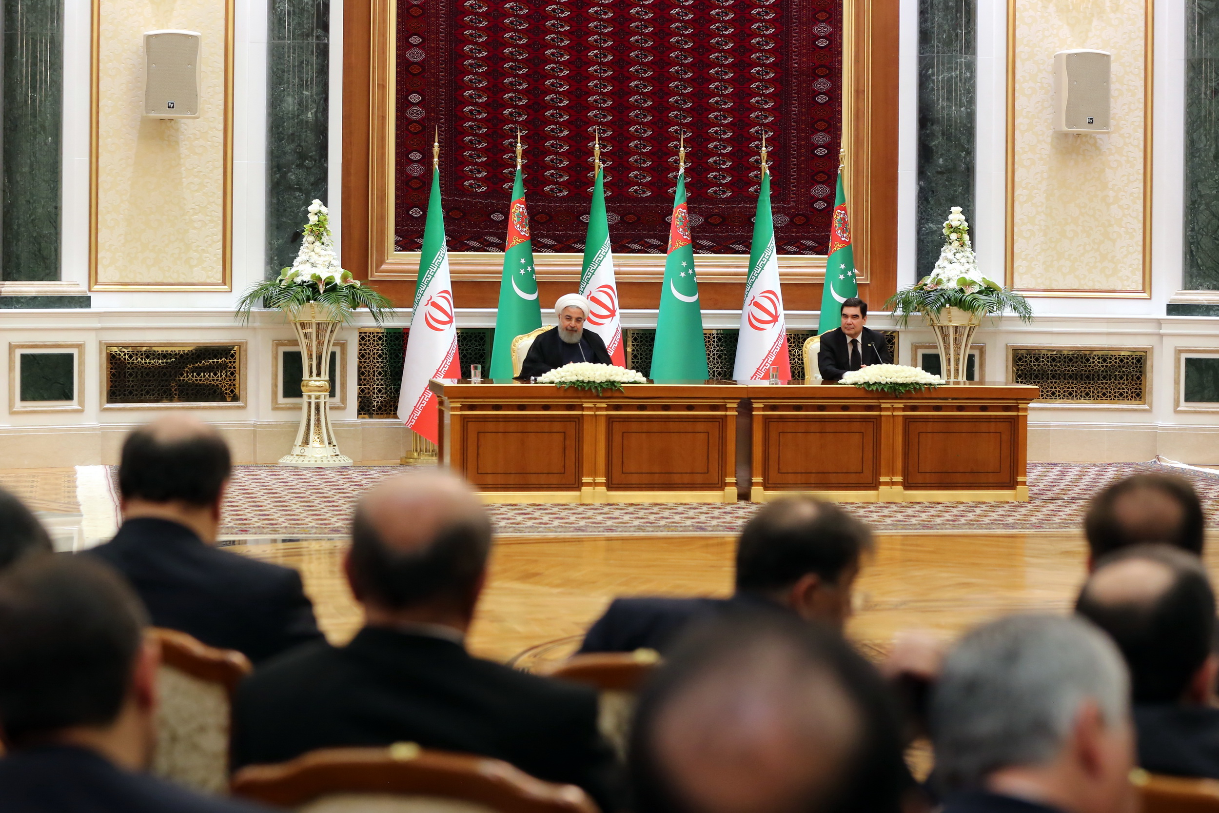 روحانی: ایران و ترکمنستان باید از ظرفیت های گسترده خود در مسیر گسترش همکاری های مشترک بهره بگیرند