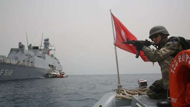 نیروی دریایی ترکیه برای یک سال دیگر در خلیج عدن می‌ماند