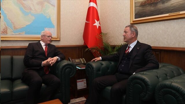 دیدار وزیر دفاع ترکیه و نماینده ویژه آمریکا در امور سوریه