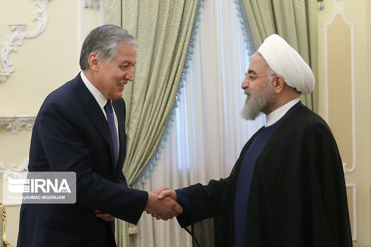روحانی: ایران می‌تواند امن ترین مسیر ترانزیتی برای کالاهای تاجیکستان باشد