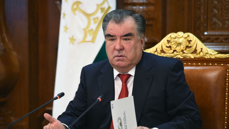 تاکید رحمان بر ضرورت ادامه فعالیت‌های اقتصادی در تاجیکستان