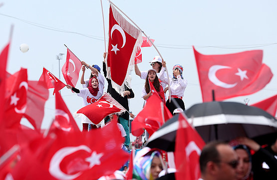 تظاهرات علیه آمریکا در ترکیه با درخواست تخلیه پایگاه‌ "اینجرلیک"