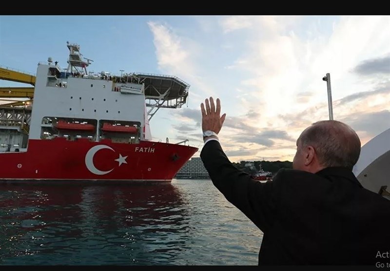 کشتی حفاری ترکیه عازم دریای سیاه شد