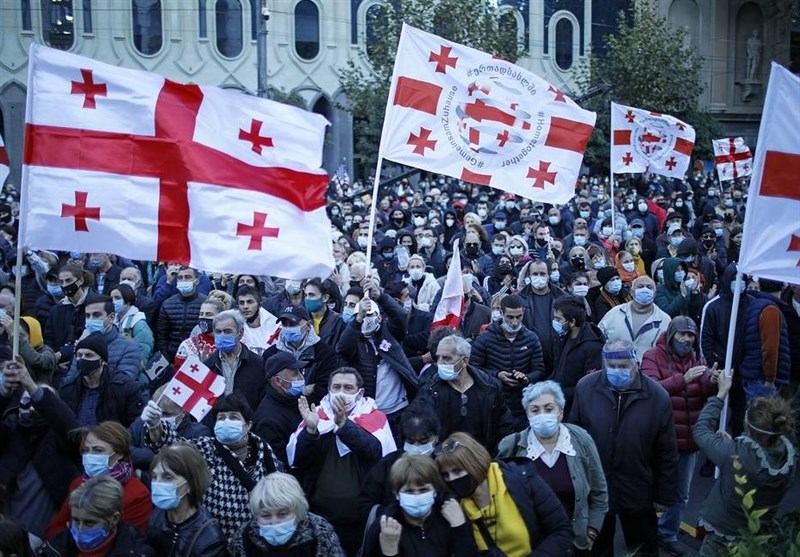 تجمع طرفداران مخالفان در پایتخت گرجستان به خشونت کشیده شد
