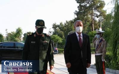 دیدار و گفت‌وگوی وزیر دفاع ترکیه با سرلشکر باقری پیرامون سوریه