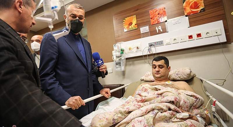 عیادت وزیر خارجه کشورمان از مجروحان حادثه حمله به سفارت جمهوری آذربایجان