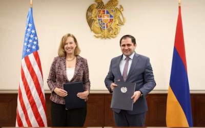 دیدار وزیر دفاع ارمنستان با سفیر آمریکا در جمهوری ارمنستان